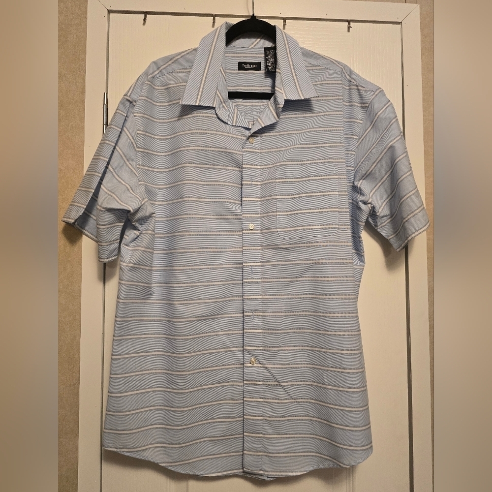 Mens XL Button Down Van Heusen Shirt